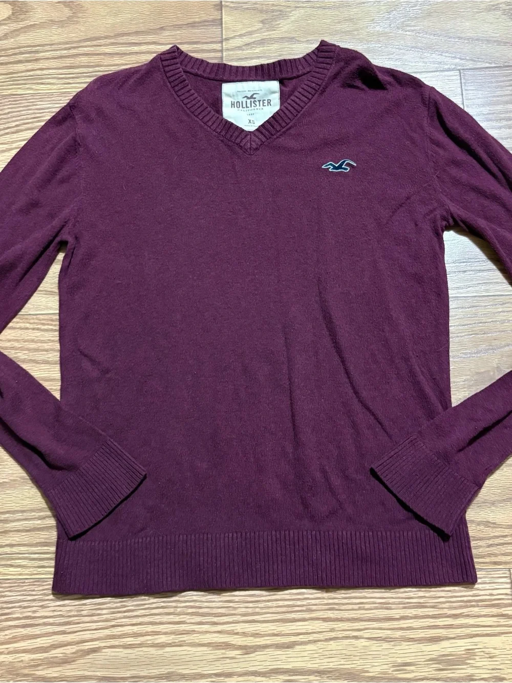 Y2K 2000s Hollister Burgundy Fall Academia V Neck Knit Men’s Sweater XS Preppy